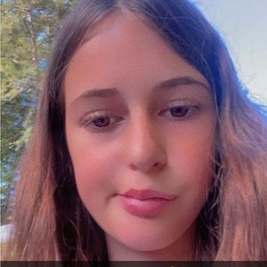 Meet your Posher, Adriana